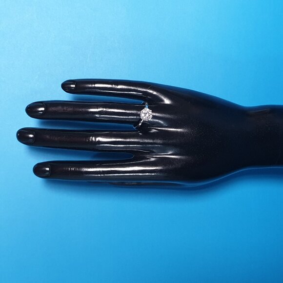 Vintage 925 Sterling Silver 8mm Cubic Zirconia Solitaire Engagement Ring - Picture 4 of 15